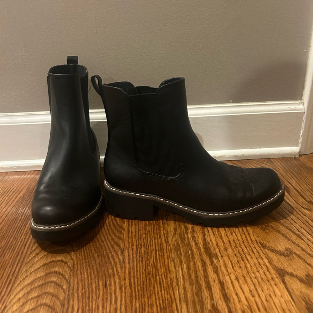 Universal Thread Black Ankle Booties